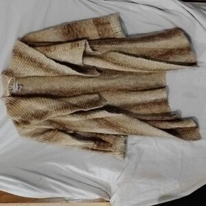 Designers studio original sweater. Size XL.